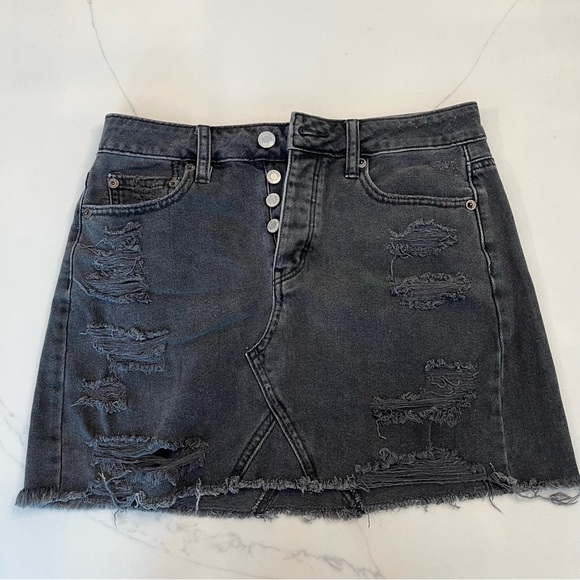 Black denim skirt - Picture 2 of 8